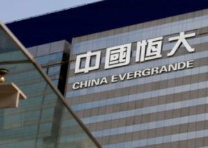 Evergrande detiene operaciones en bolsa de Hong Kong