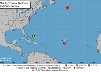 Meteorólogos rastrean sistemas cerca de Florida mientras huracán Sam se desplaza hacia el norte