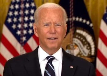 Biden pide que se investiguen presuntas conductas ilegales con precio de la gasolina