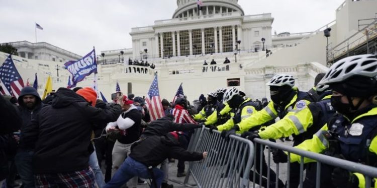 Bloqueada temporalmente por corte de apelaciones entrega de documentos de Trump sobre asalto al Capitolio