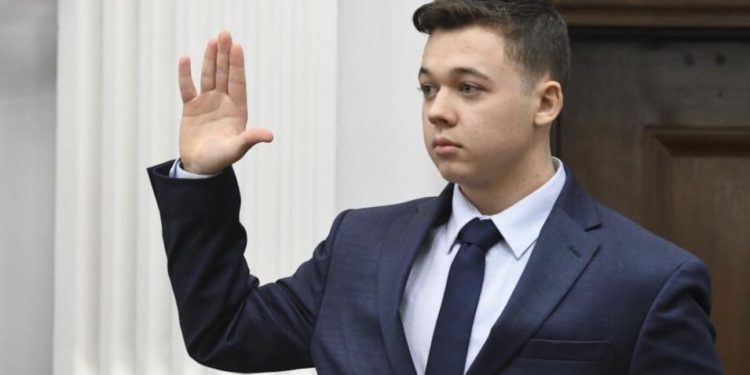 Kyle Rittenhouse es declarado inocente de dos cargos de homicidio durante protestas en Kenosha