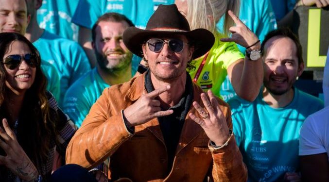 Actor Matthew McConaughey aventaja a los políticos Greg Abbot y Beto O’Rourke en encuestas para la gobernación de Texas