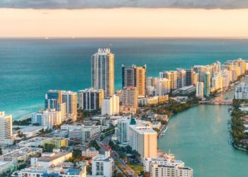 Inflación en Latinoamérica lleva a comprar propiedades en Florida