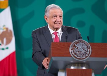 AMLO propone plan utópico: que ricos del mundo donen dinero para combatir la pobreza
