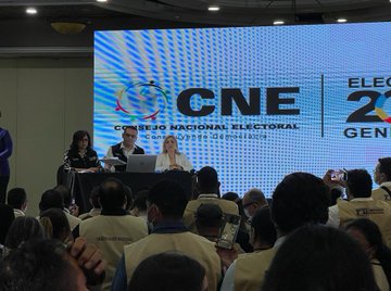 En Honduras Xiomara Castro toma la delantera, aunque resultado electoral podría llevarse dos días