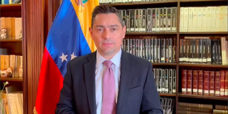 Embajador Vecchio llama “farsa electoral” a comicios en Venezuela
