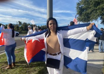 En las calles cubanos en EEUU apoyan marcha en su país