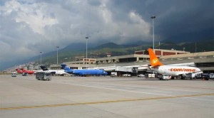 Navidad en suelo: Cancelados 4 mil 500 vuelos en el mundo por el ómicron