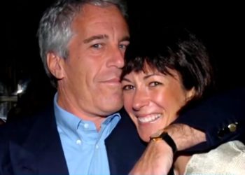 Epstein eliminaba fotos de Ghislaine Maxwell cuando recibía a invitadas en su mansión