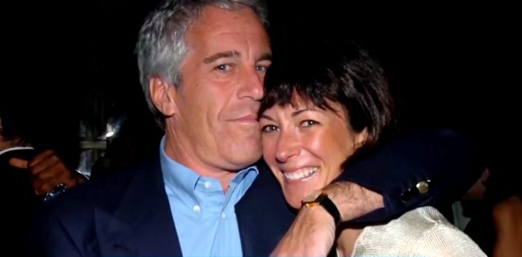 Epstein eliminaba fotos de Ghislaine Maxwell cuando recibía a invitadas en su mansión