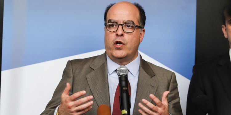 Julio Borges se distancia de Juan Guaidó con fuertes críticas