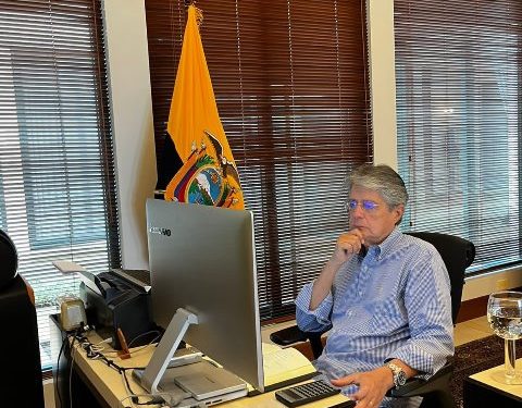 Ecuador renegocia con China su deuda externa