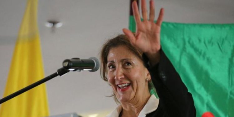 Ingrid Betancourt lanza precandidatura presidencial en Colombia