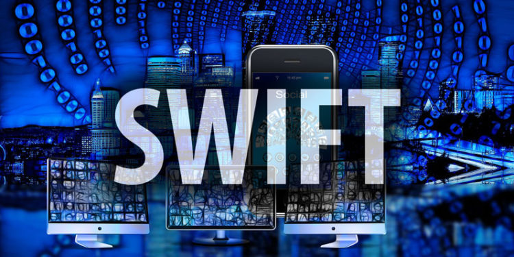 Si Rusia queda fuera del SWIFT, podría tomar represalias comerciales contra sus vecinos europeos.