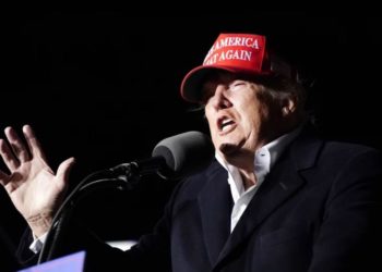 Trump dice que indultará a quienes asaltaron el Capitolio si gana la presidencia