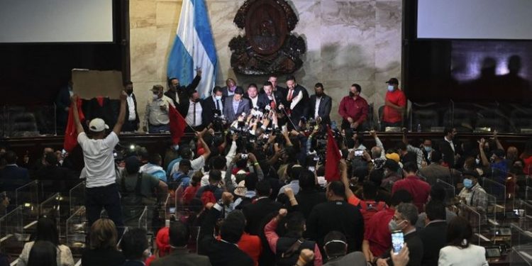 Rebelión en parlamento de Honduras contra presidenta electa Xiomara Castro