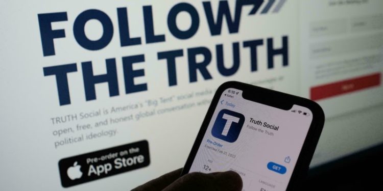Truth Social sale al mercado con muchas limitaciones