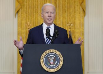 Biden anuncia más sanciones…Mientras Putin invade Ucrania