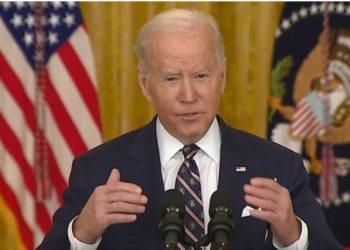 Biden sanciona a rusos: los aisla de mercados financieros