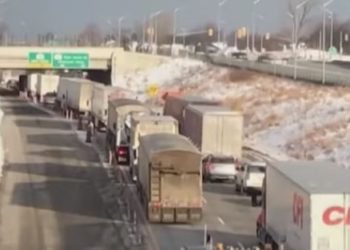 Por mandatos de vacunas: Camioneros amenazan con protestar en el Super Bowl