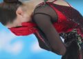 Kamila Valíeva tropezó y fue cuarta en una final impresionante