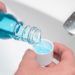 Ciertos enjuagues bucales tienen ingredientes que combaten el Covid-19