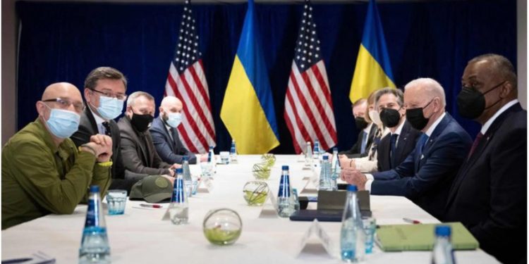 Biden se reunió con ministros ucranianos