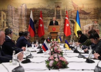 Ucrania y Rusia buscan poner fin a la guerra