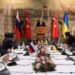 Ucrania y Rusia buscan poner fin a la guerra