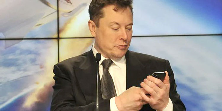 Elon Musk considera seriamente crear su propia red social