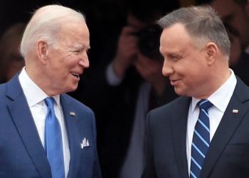Biden a soldados en Polonia: Luchamos contra la autocracia