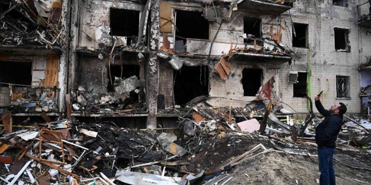 A pesar de todo, Kiev mantiene su actividad diaria