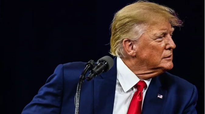 Invasión rusa le da una nueva perspectiva a las presiones de Trump sobre Ucrania