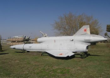 El dron ruso Tu-141 tiene una envergadura de casi cuatro metros y pesa más de seis toneladas.