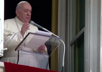 Papa Francisco: «Mi pierna no está bien y el médico me ha pedido que no camine»