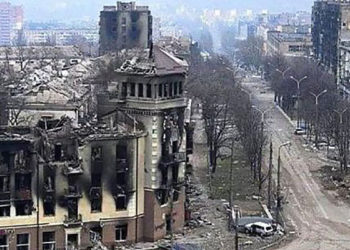 La devastada Mariúpol es asiento del Batallón Azov, que Vladimir Putin necesita eliminar.
