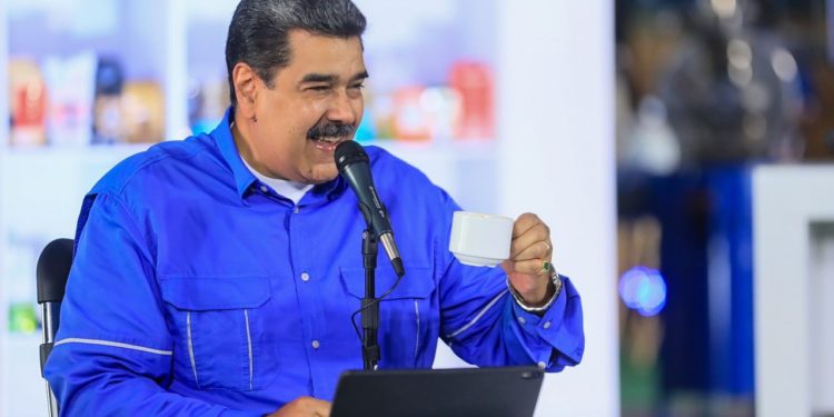 La izquierda millenial estadounidense intenta lavar la imagen de Maduro