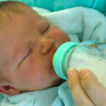 Hay unos 5.000 bebés, quienes requieren consumir fórmulas lácteas especiales, que no se consiguen.