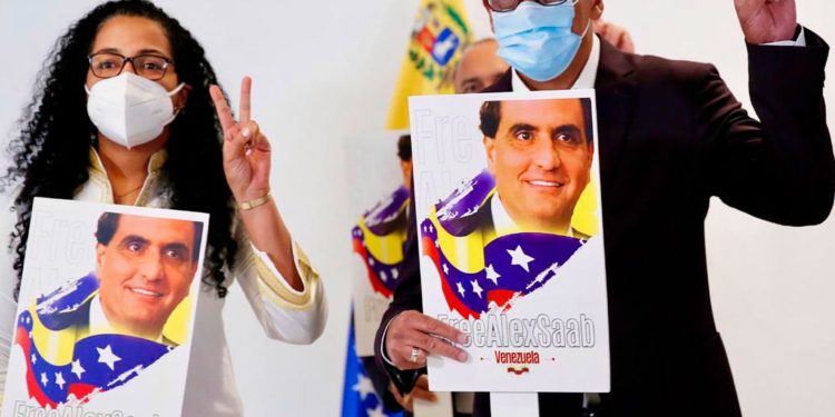 Sanciones no se levantarán. Régimen insiste en presencia de Saab en México