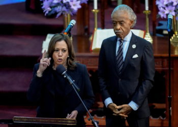 Kamala Harris pidió prohibir las armas de asalto