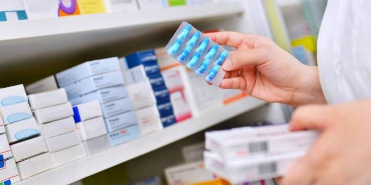 Demócratas presionan por rebajas en medicamentos recetados