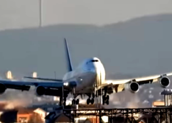 Argentina retuvo avión venezolano sancionado por EEUU y con tripulantes iraníes