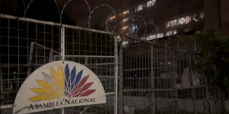 Ecuador: Correístas no pudieron destituir al presidente Guillermo Lasso