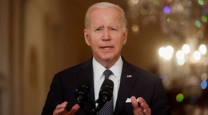 Biden aboga, en mensaje a la nación, por la prohibición de venta de armas de asalto al público