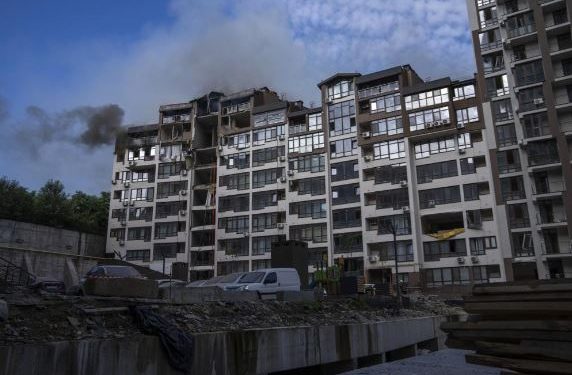 Rusia atacó centro de Kiev con cohetes (Videos)