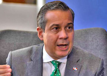 Orlando Jorge Mera era abogado y fundador del Partido Revolucionario Moderno. Asumió como ministro del Ambiente en agosto de 2020.