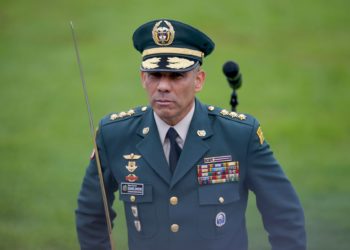 Renuncia jefe del ejército colombiano, general Eduardo Zapateiro