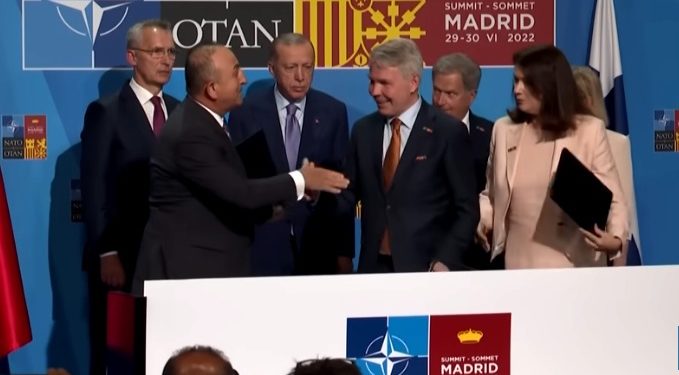 ¿Qué pidió Turquía a cambio de apoyar la entrada de Suecia y Finlandia en la OTAN?