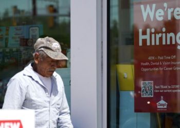 ¿Qué trabajos en EEUU tienen la menor tasa de desempleo y cuánto ganan mensualmente?