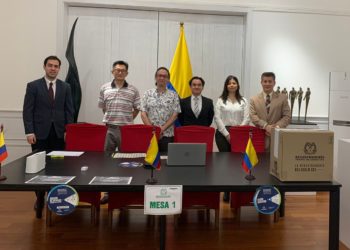 En 67 países, comenzaron las elecciones de segunda vuelta colombiana